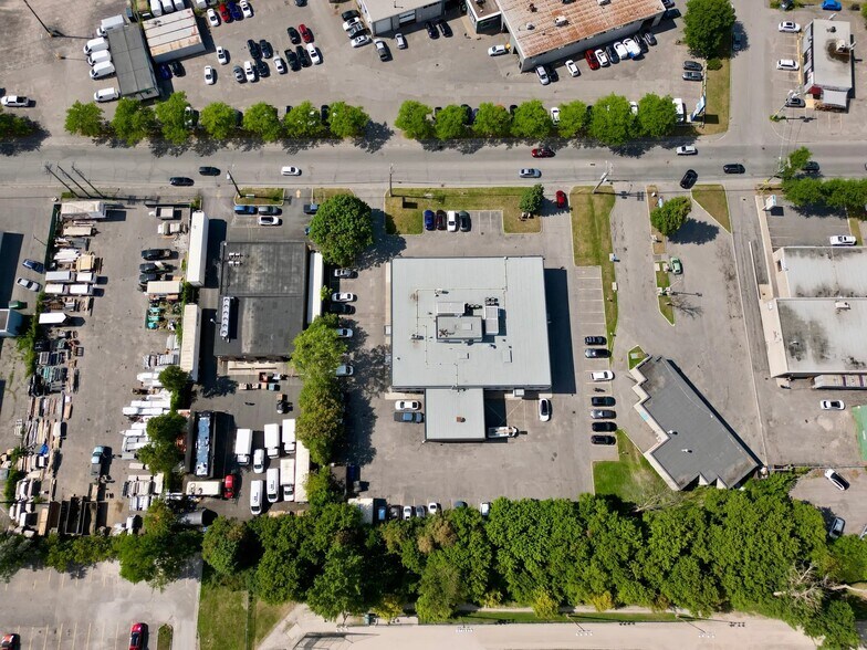More Photos Of 1600 Laperriere Ave, Ottawa Office For Lease