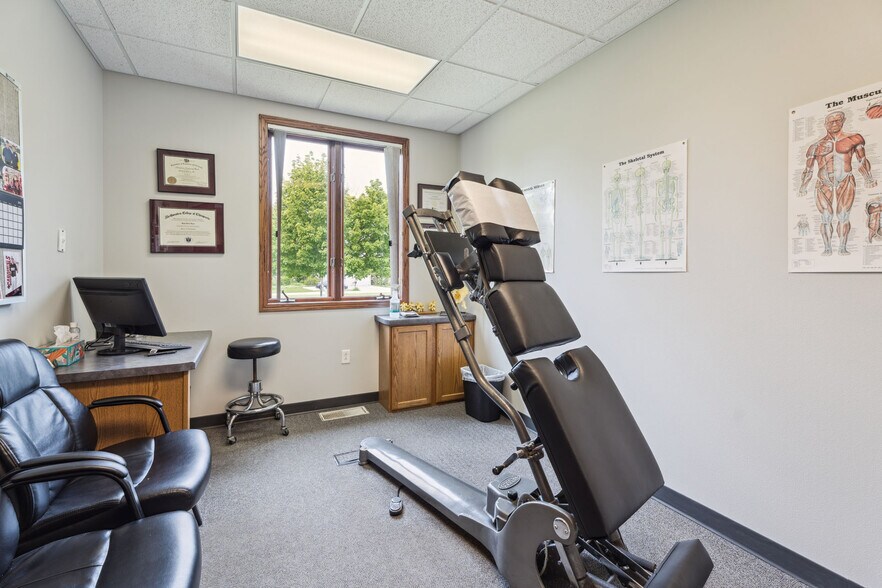 More Photos Of 952 S Park Ave, Fond Du Lac Medical For Sale