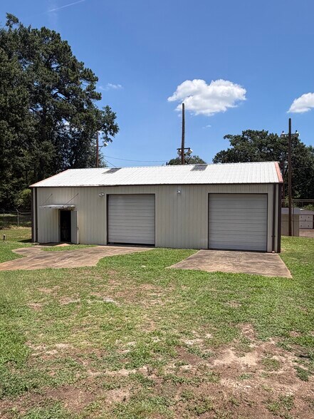 Primary Photo Of 15 School St, Taylors Warehouse For Lease