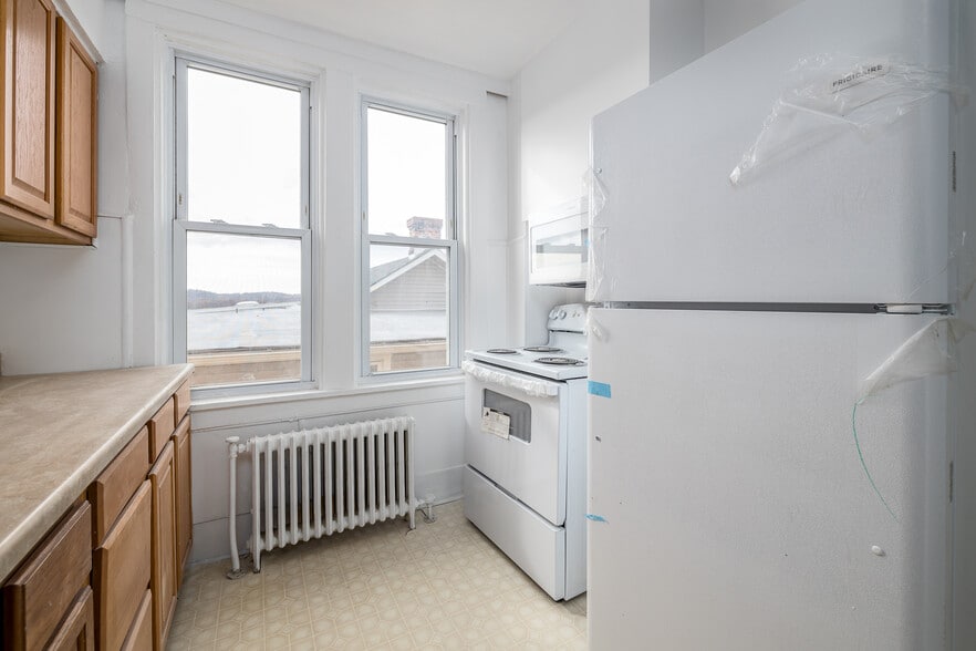 More Photos Of 410-412 Broad Ave, Belle Vernon Storefront Retail Residential For Sale