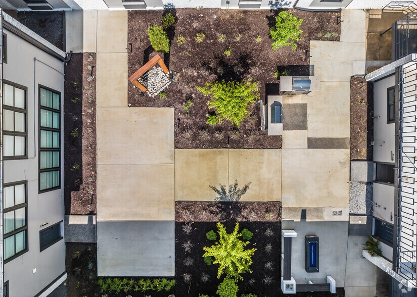 More Photos Of 1030 Poplar Ave, Memphis Apartments For Sale