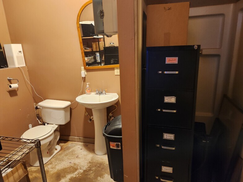 More Photos Of 534 N Eighty Eight Rd, Carmichaels Freestanding For Sale