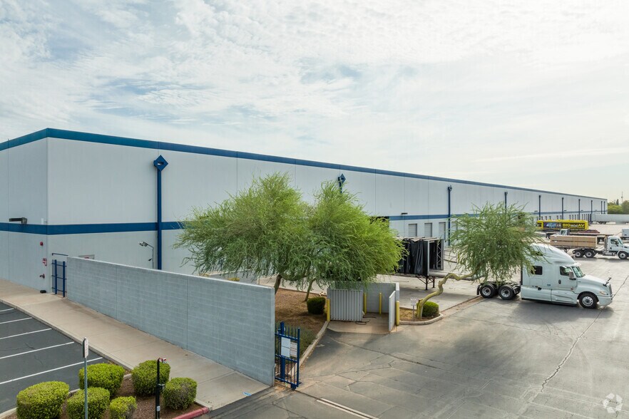 More Photos Of 125 N 67th Ave, Phoenix Distribution For Lease