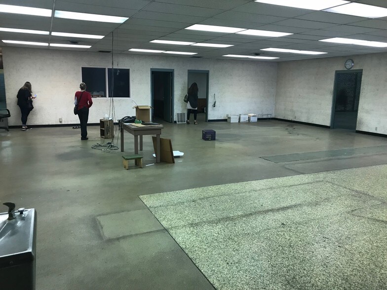 More Photos Of 121 E Tutt St, South Bend Manufacturing For Lease