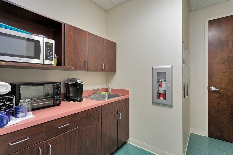 More Photos Of 1920 Boothe Cir, Longwood Office For Lease