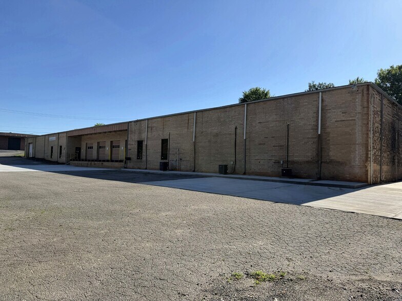More Photos Of 3350 20th Ave SE, Newton Industrial For Sale