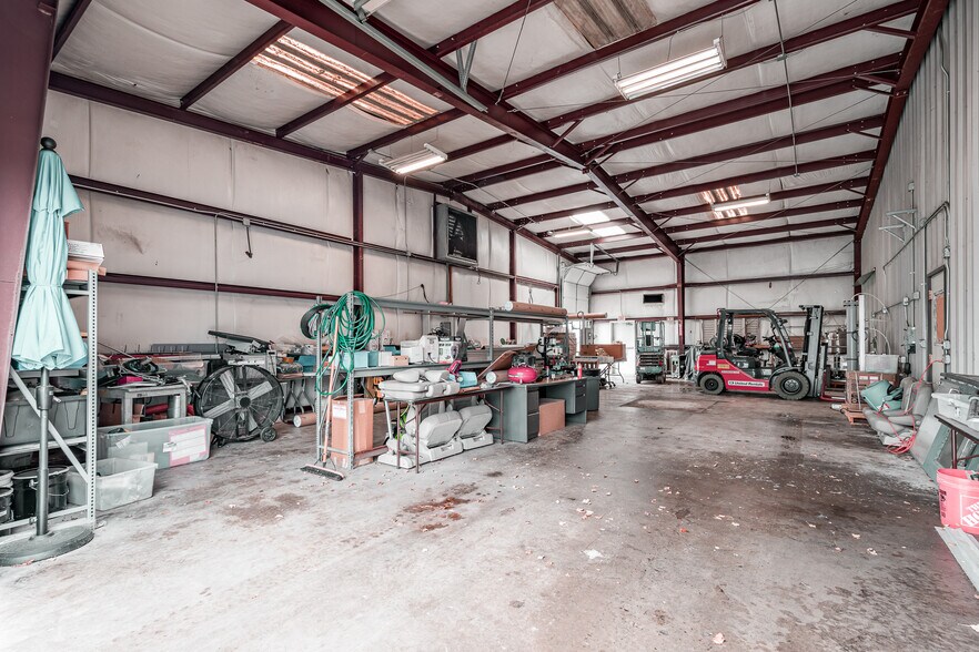 More Photos Of 2061 Magnolia Dr, Pasadena Industrial For Sale