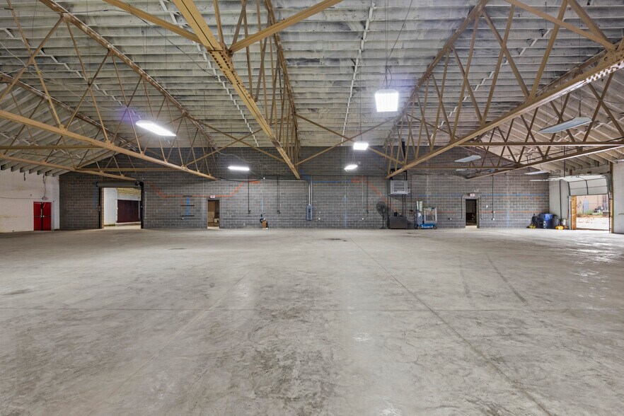 More Photos Of 101 Hi Lane Dr, Richmond Warehouse For Lease