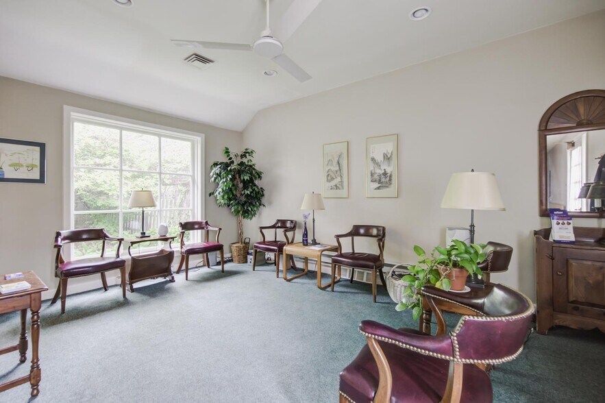 More Photos Of 39 E Chestnut Hill Ave, Philadelphia Medical For Sale