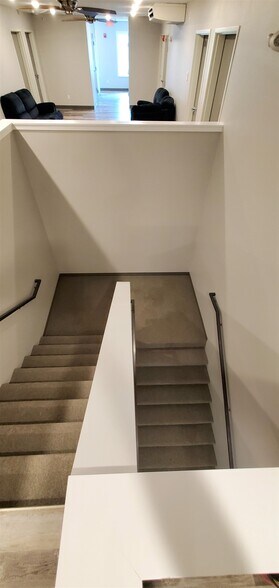 More Photos Of 404 W 7th St, Hays Sorority Fraternity House For Sale