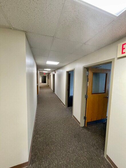 More Photos Of 12 N Washington St, Winchester Specialty For Sale