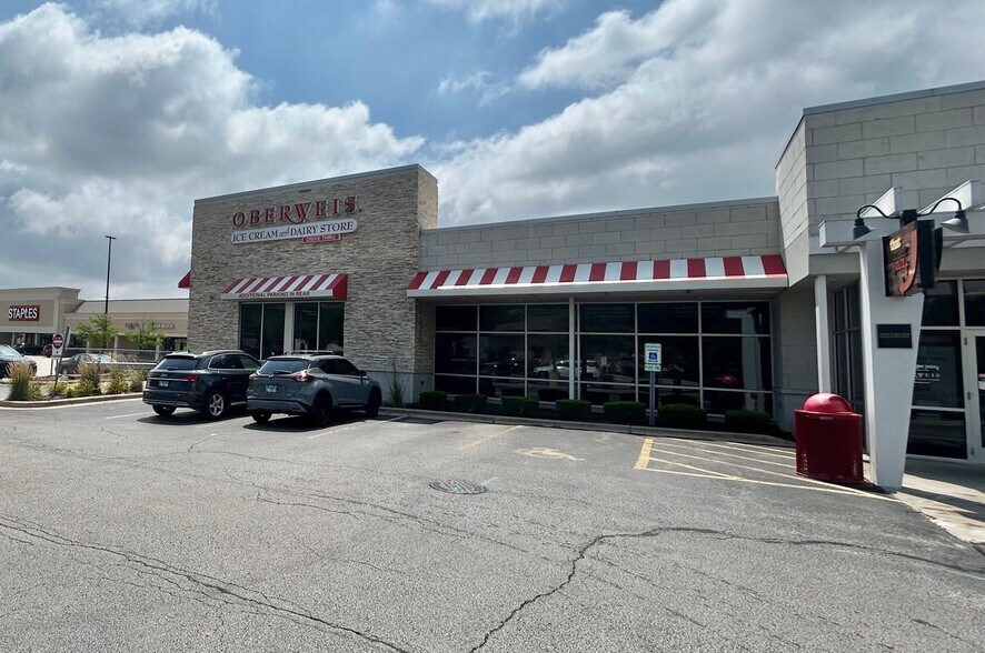 More Photos Of 515 Roosevelt Rd, Glen Ellyn General Retail For Sale