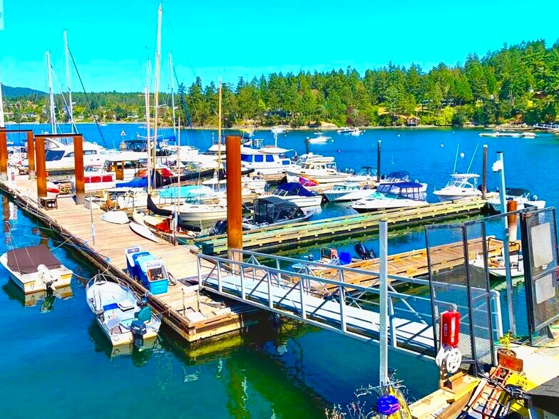 More Photos Of 10990 Madrona Dr, North Saanich Marina For Sale