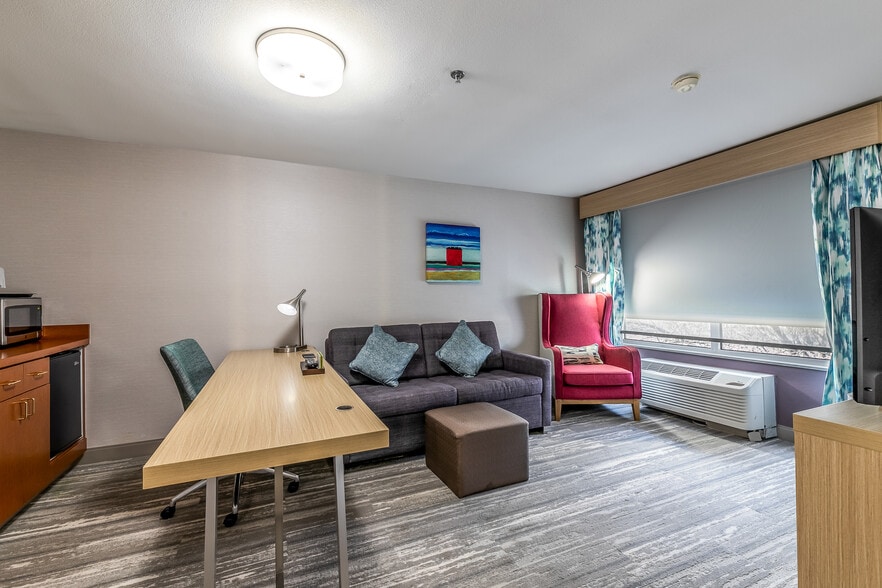 More Photos Of 4400 North Fwy, Fort Worth Hotel For Sale