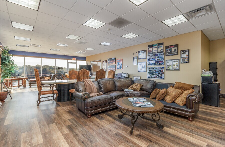 More Photos Of 6550 Pelican Dr, Osage Beach Specialty For Sale