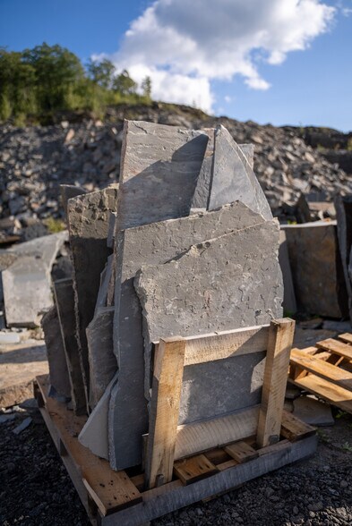 More Photos Of 407 Peck Hill Rd, New Milford Manufacturing For Sale