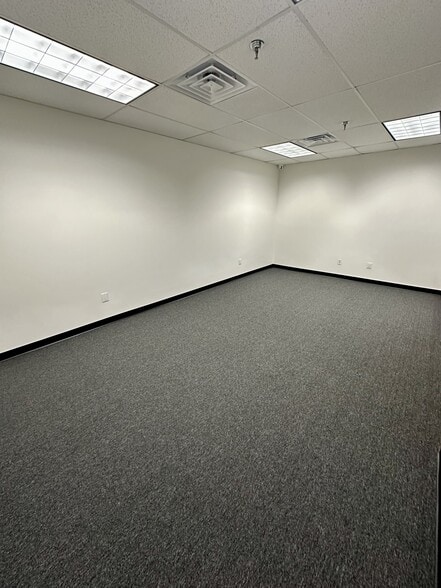 More Photos Of 7390 S Fraser St, Centennial Warehouse For Sale