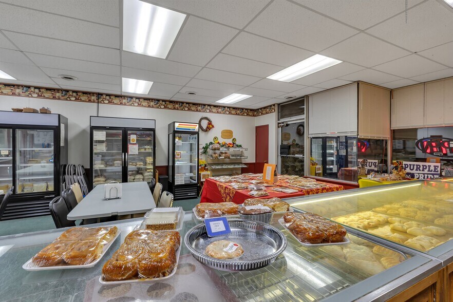 More Photos Of 531 Railroad Ave, Albany General Retail For Sale