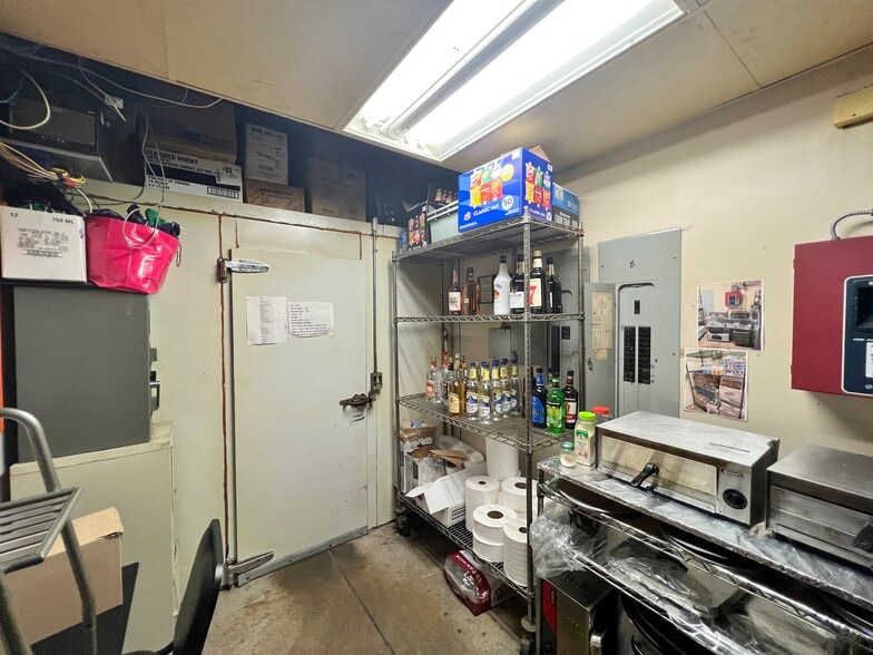 More Photos Of 8301 Glade Ave, Oklahoma City Restaurant For Sale