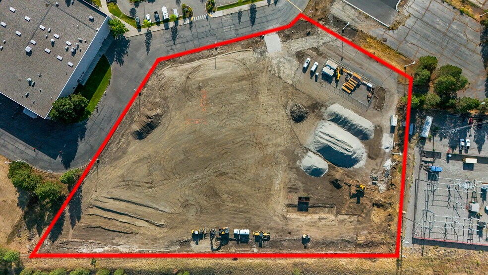 More Photos Of 22421 E Appleway Ave, Liberty Lake Showroom For Lease