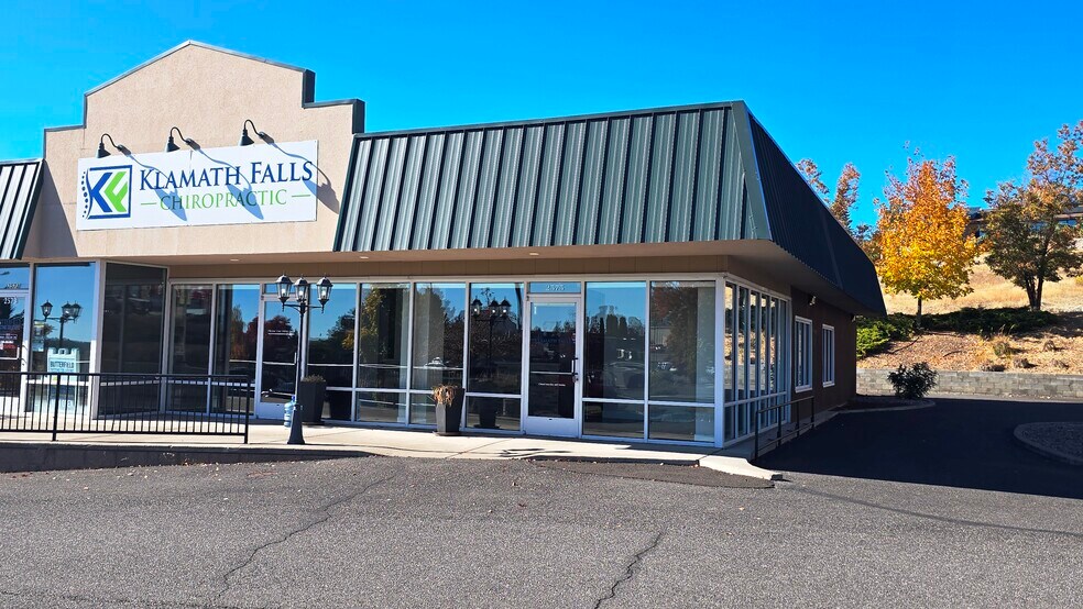 More Photos Of 2573 Campus Dr, Klamath Falls General Retail For Lease