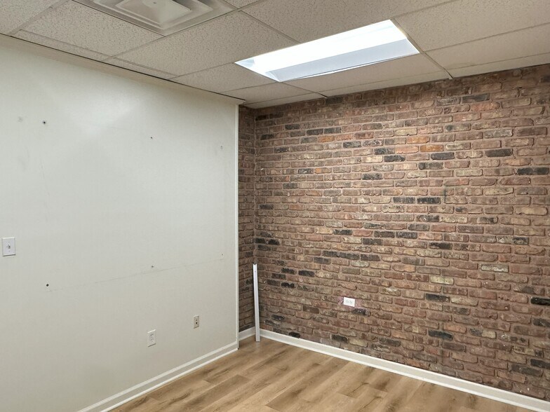 More Photos Of , Baton Rouge Office For Sale