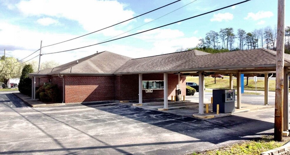 More Photos Of 941 US-25W Hwy, Williamsburg Bank For Sale