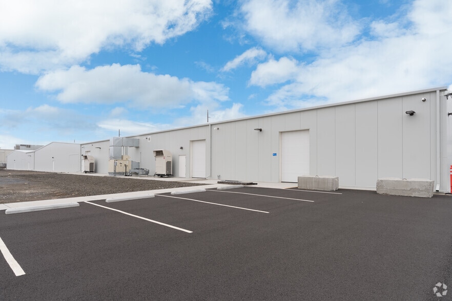 More Photos Of 7897 Randolph Rd NE, Moses Lake Manufacturing For Lease