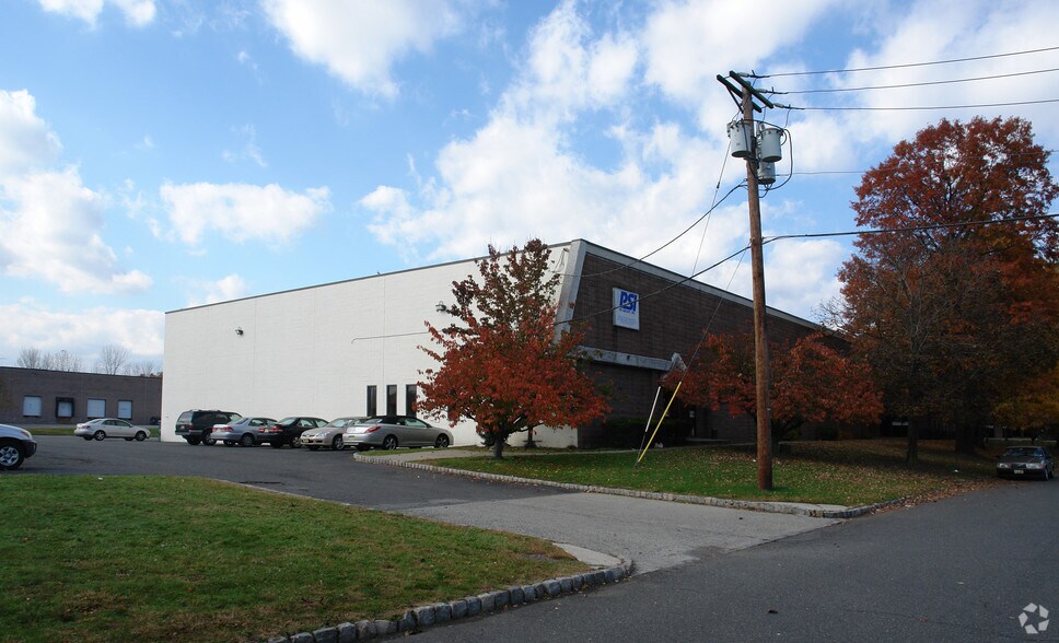 More Photos Of 12-18 Gloria Ln, Fairfield Warehouse For Lease
