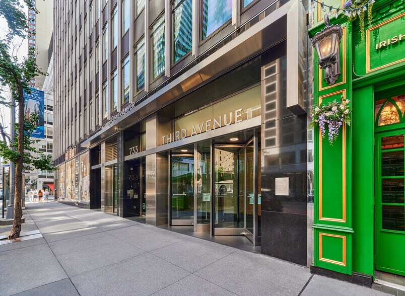 More Photos Of 11 Grand Central East, New York Office For Lease