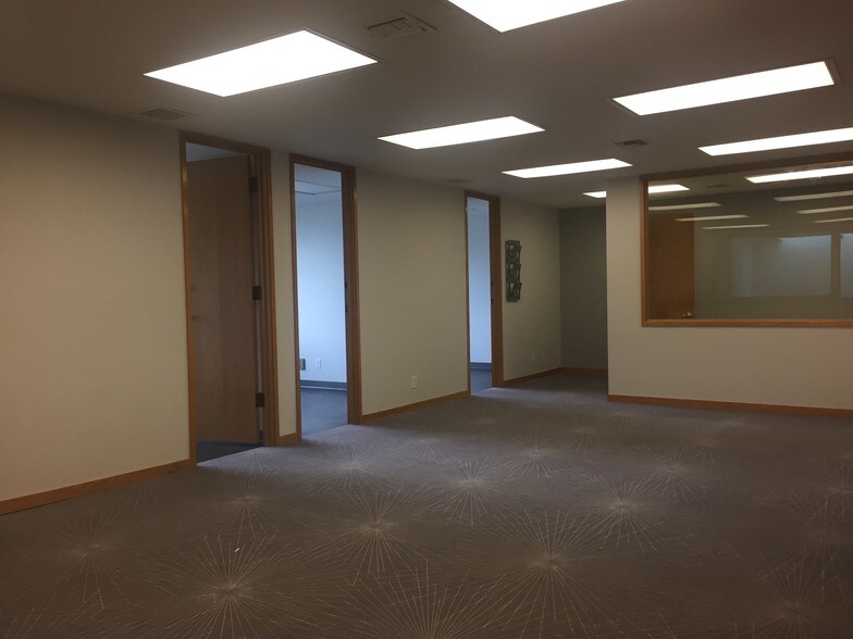 More Photos Of 4711 44th Ave SW, Seattle Office For Lease