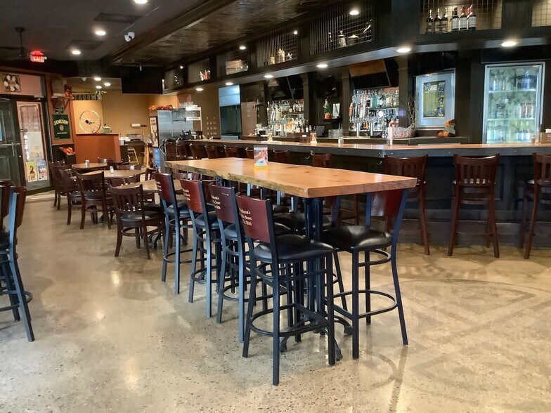 More Photos Of , Mount Clemens General Retail For Sale