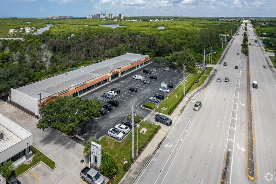 More Photos Of 11985 Tamiami Trl N, Naples Freestanding For Lease