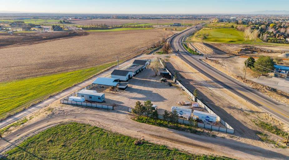 More Photos Of 3744 N Hwy 16, Eagle Flex For Lease