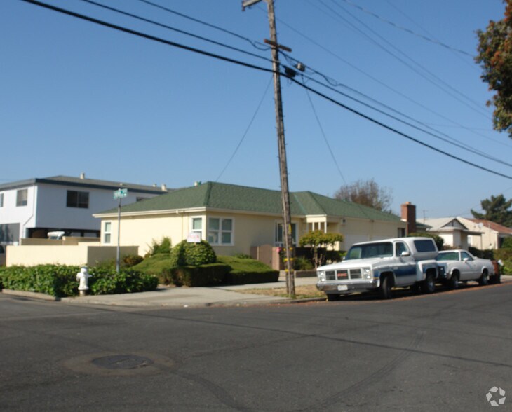 More Photos Of 903 Humboldt St, Richmond Apartments For Sale