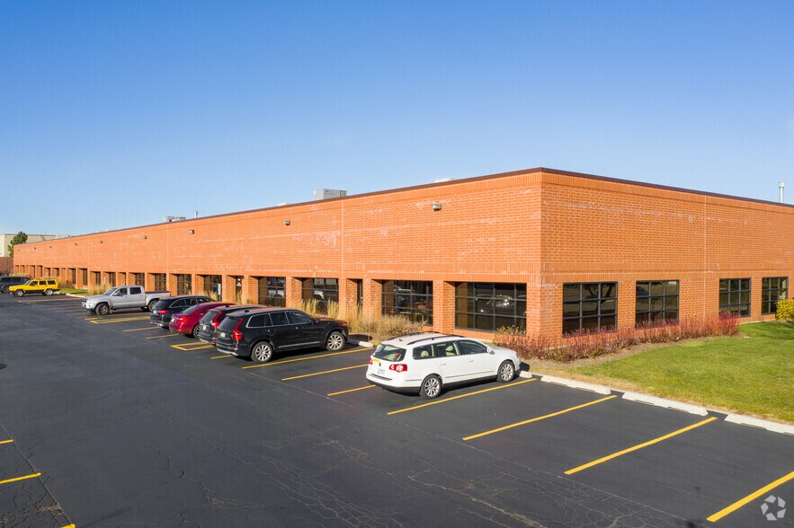 Primary Photo Of 940-972 Northpoint Blvd, Waukegan Light Distribution For Lease