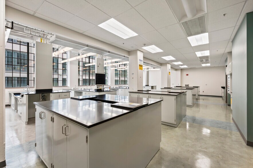 More Photos Of 525 Vine St, Winston-Salem Office For Lease