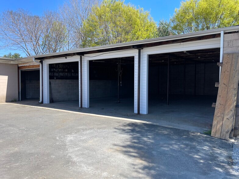 More Photos Of 2101 Sunnyside Ave, Winston-Salem Flex For Sale