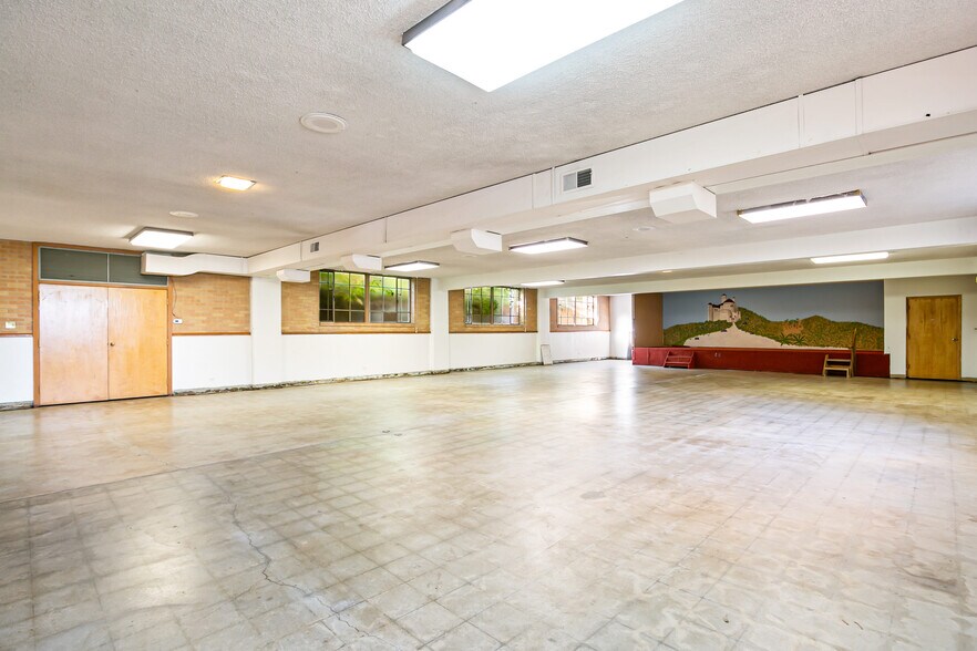 More Photos Of 3955-3995 N Irving St, Denver Religious Facility For Lease