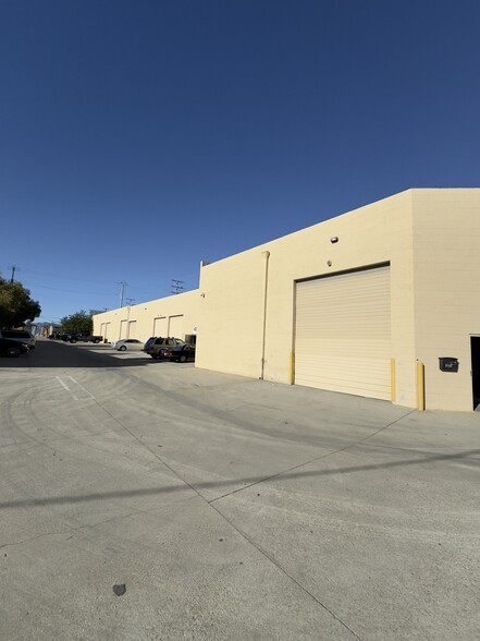 More Photos Of 9245 Glenoaks Blvd, Sun Valley Warehouse For Lease