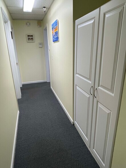 More Photos Of 344-350 Silas Deane Hwy, Wethersfield Medical For Lease