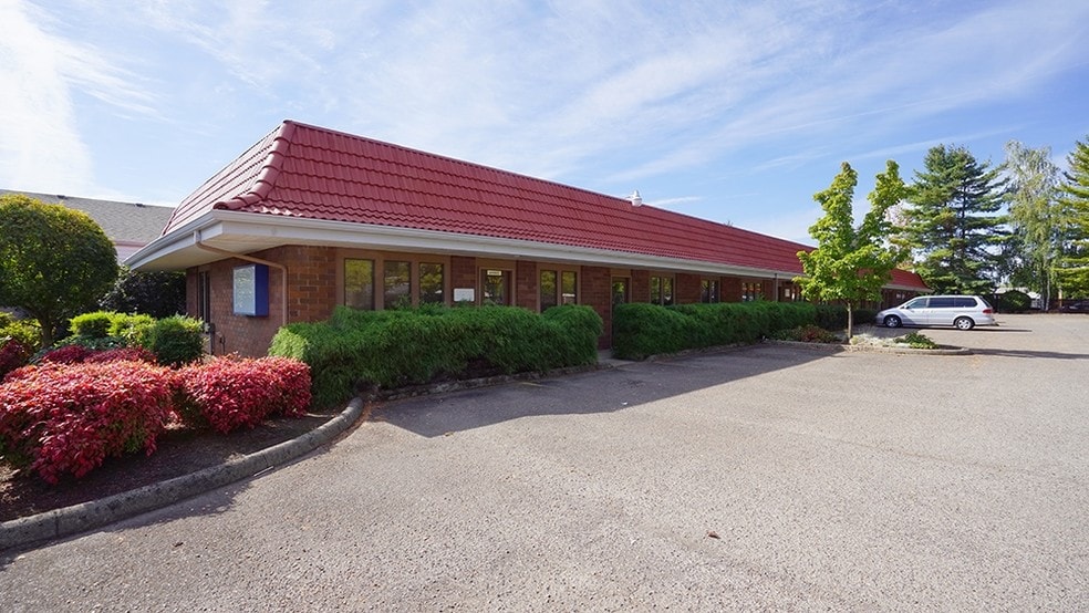 More Photos Of 1780-1790 S Main St, Lebanon Office For Sale