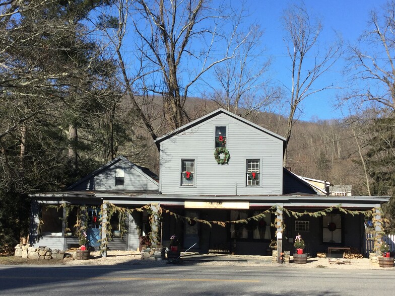 246 New Milford Tpke  