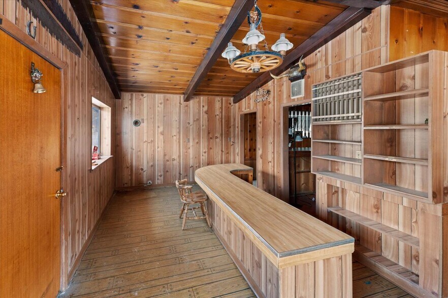 More Photos Of 17604 US-97 Hwy, Weed Apartments For Sale