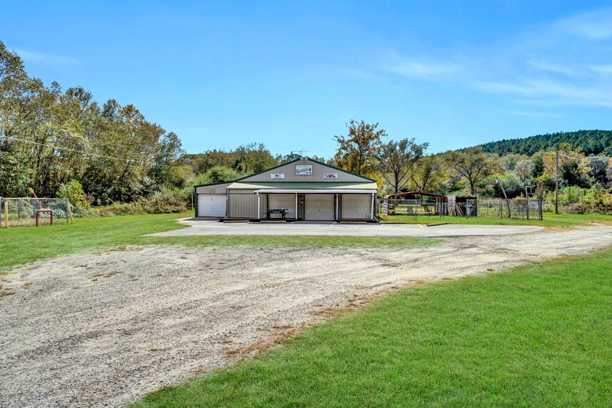 More Photos Of 4033 Geer Hwy, Cleveland General Retail For Sale