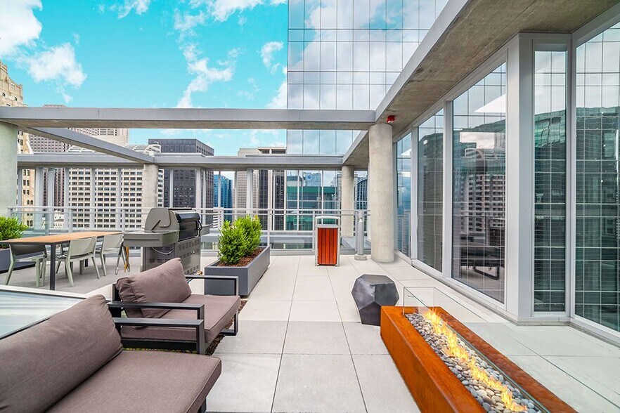 More Photos Of 215 W Lake St, Chicago Apartments For Lease