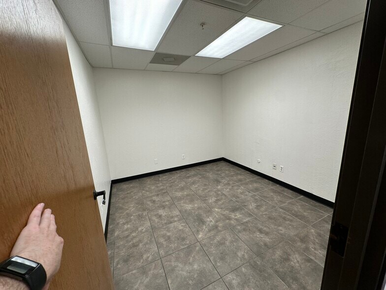 More Photos Of 4800 S Council Rd, Oklahoma City Warehouse For Lease