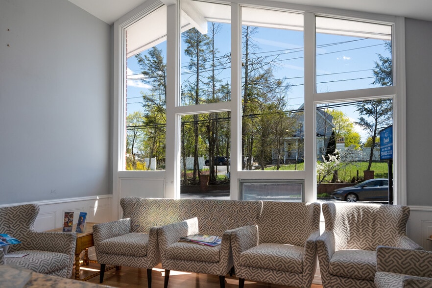 More Photos Of 599-601 Pleasant St, Brockton Office For Sale