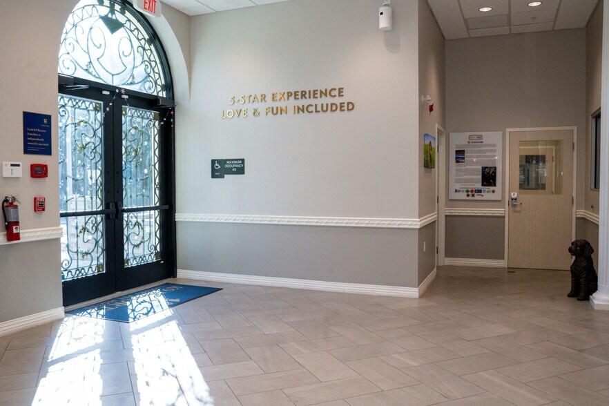 More Photos Of 2386 W State Road 426, Oviedo General Retail For Sale