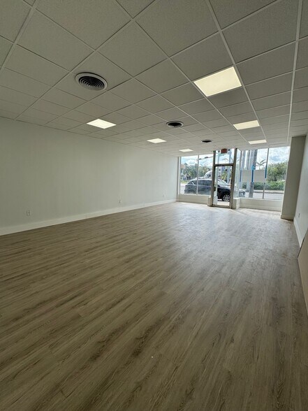 More Photos Of 100 Hialeah Dr, Hialeah Storefront For Lease